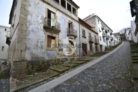 Casa Antiga T3 em Sé, Santa Maria e Meixedo, Bragança