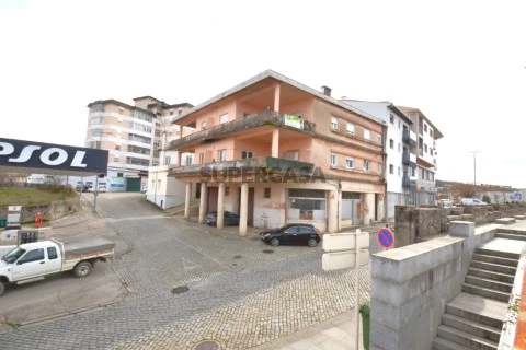 Prédio em Sé, Santa Maria e Meixedo, Bragança