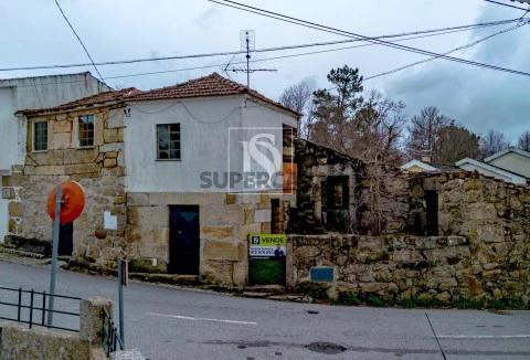 Moradia T2 em Mouçós e Lamares, Vila Real