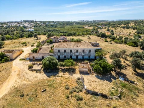 Moradia-T14-em-Monte-da-Patã-Hometown Properties