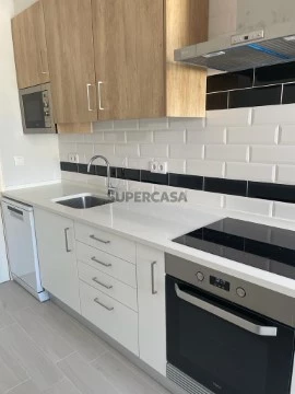 Cozinha/Quarto/arrendar/alges