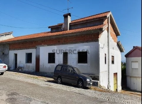 Moradia Geminada T4 Duplex em Madalena e Samaiões, Chaves