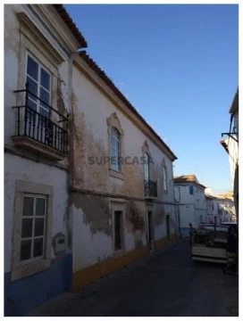 Apartamento T1+2 na Rua 13 de Janeiro, Borba (São Bartolomeu), Borba
