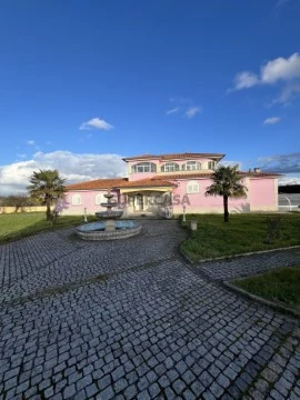 Moradia T6 em Travessa do Gamoal, Bustelo, Chaves