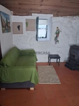 Moradia T1 em São Cristóvão de Nogueira, Cinfães