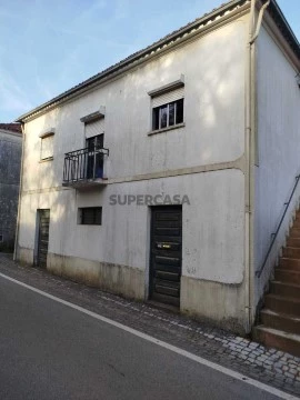Moradia T4 em Podentes, Penela