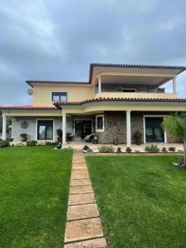 Moradia T5 em Coimbrão, Leiria