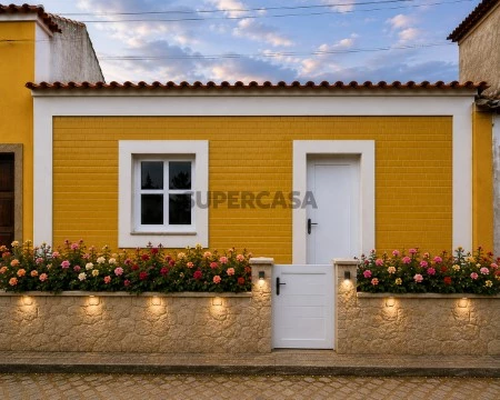 Moradia T3 em Largo Bernardino José Monteiro, Chamusca e Pinheiro Grande, Chamusca