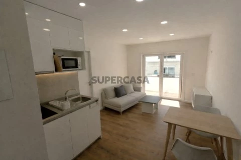 Apartamento T1 na Avenida General Humberto Delgado, Leiria, Pousos, Barreira e Cortes, Leiria