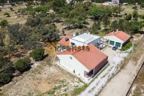 Quintas e casas rústicas T4 na Rua da Agolada de Cima, Coruche, Coruche