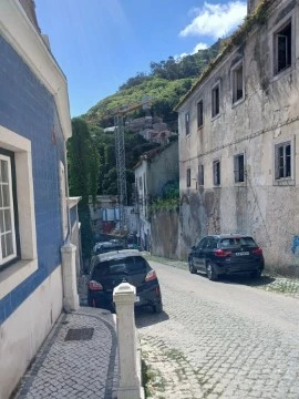 Prédio em S.Maria e S.Miguel, S.Martinho, S.Pedro Penaferrim, Sintra