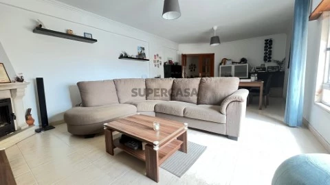 公寓  2 卧室 在 Rua Ribeiro Reis, Bairro São Carlos, Algueirão-Mem Martins, Sintra