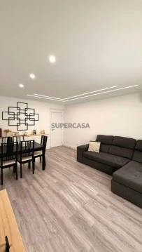 公寓  2 卧室 在 Quinta da Samaritana, Avenida Creche Pedro Folque, Belas, Sintra