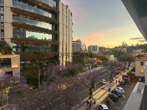 Apartamento T2 na Avenida do Infante, Sé, Funchal