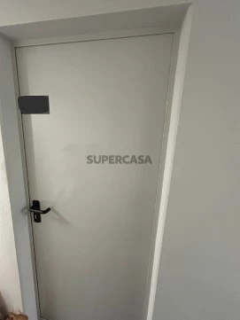 Garagem na Rua Soeiro Pereira Gomes, Avenidas Novas, Lisboa