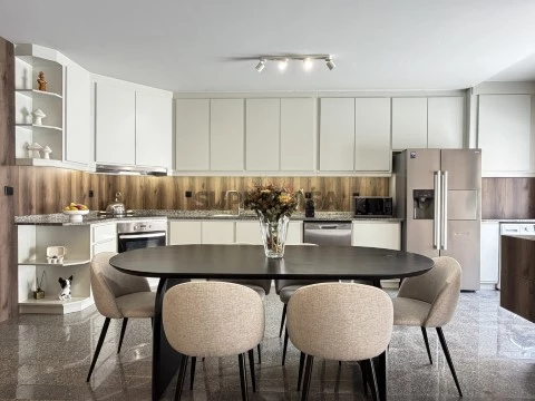 Apartamento T3 na Rua António Fernandes Ferreira Gomes, Ferreiros e Gondizalves, Braga