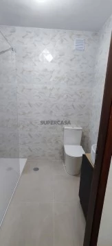 Apartamento T4 na Rua Dom Afonso Henriques, Rio Tinto, Rio Tinto, Gondomar