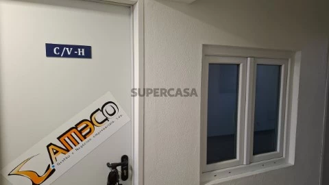 Escritórios na Praceta José Maria Bomtempo, Odivelas, Odivelas