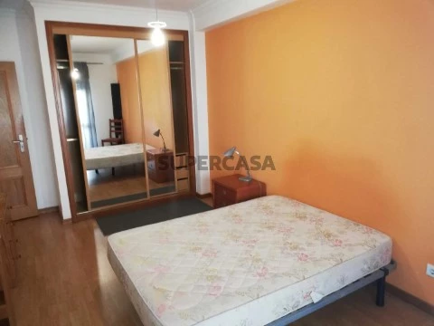Quarto em Mina de Água, Amadora