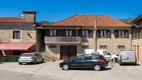 Quintas e casas rústicas T4 na Rua de Santa Eulália, Negreiros e Chavão, Barcelos