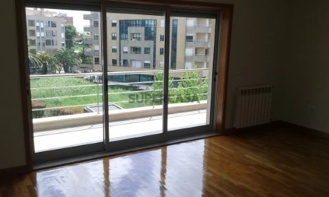 Apartamento T2 na Rua Adélia Ferreira dos Santos Carvalho, Cidade da Maia, Maia