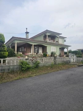 Moradia T5 em Mões, Castro Daire