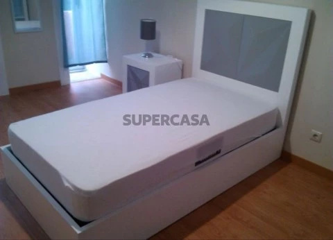 Quarto em Massamá e Monte Abraão, Sintra