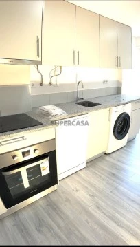 Apartamento T2 na Rua Heróis do Ultramar, Odivelas, Odivelas