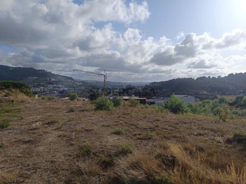 Terreno Terreno em Este (São Pedro e São Mamede), Braga