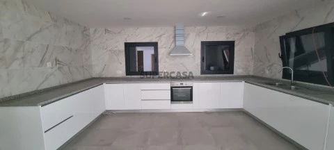 Apartamento T3 na Rua Lugar da Corga 1, Vila de Prado, Vila Verde