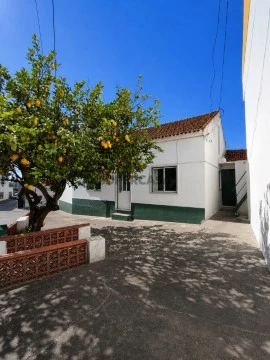 Moradia T3 na Rua Manuel Alves Frazão, Alcanede, Santarém
