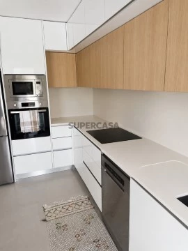 Moradia T4 na Rua Emília Cota, Manhente, Barcelos