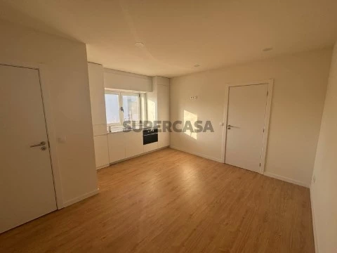 Apartamento T1 na Avenida 25 de Abril, São Salvador, Ílhavo