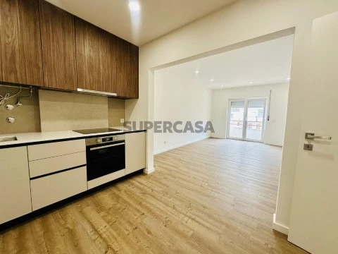Apartamento T2 em Calçada das Eiras, Cadaval e Pêro Moniz, Cadaval