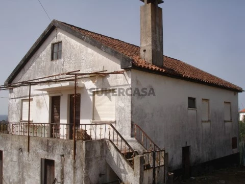 Moradia T4 na Rua Principal, Figueiredo, Ermida e Figueiredo, Sertã