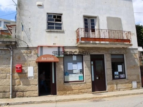 Prédio em Canelas e Espiunca, Arouca