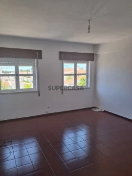 Apartamento T4 na Rua Antero de Quental, Bacelo e Senhora da Saúde, Évora