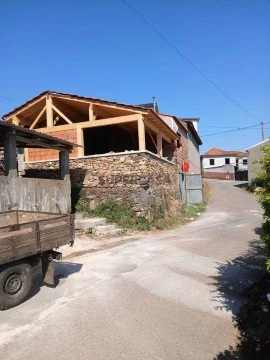 小楼房和别墅 2 卧室 在 Rua Principal, Pomares, Espinho, Mortágua