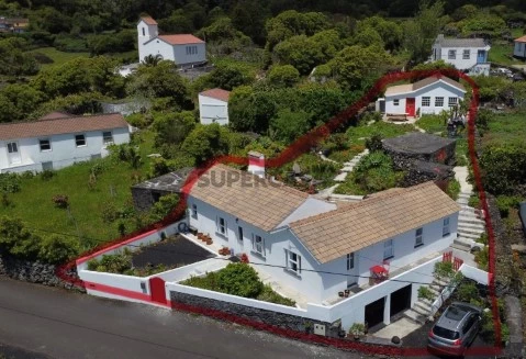 小楼房和别墅 2 卧室 在 Piedade, Lajes do Pico