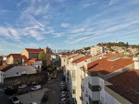 Apartamento T3 na Praceta Ruivo Godinho, Castelo Branco, Castelo Branco