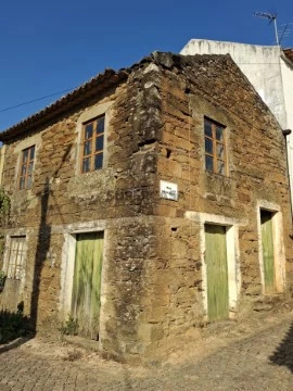 Moradia T3 na Rua do Cabeço, Sarzedas, Castelo Branco