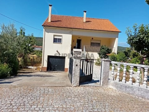 Moradia T5 em Estrada do Vilar, Vilar Barroco, Estreito-Vilar Barroco, Oleiros