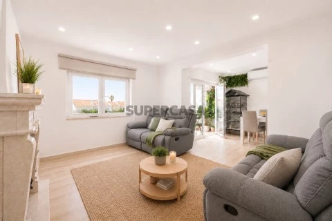 Duplex T3 na Rua 25 de Abril, Charneca de Caparica e Sobreda, Almada