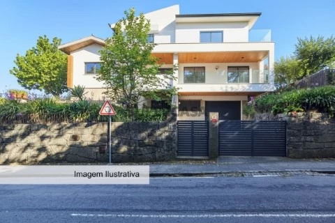 Moradia T4 na Rua Abílio Miranda, Penafiel, Penafiel