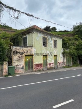 Casa Antiga T3+1 em Porto da Cruz, Machico