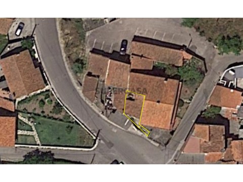 Moradia para recuperar em Maiorga - Alcobaça