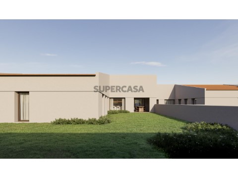 Terreno com projeto aprovado para moradia individual e térrea T3+1 na Maceira - Leiria