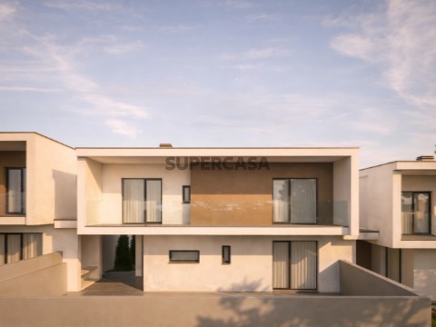 Moradia T4 em Maceira, Leiria