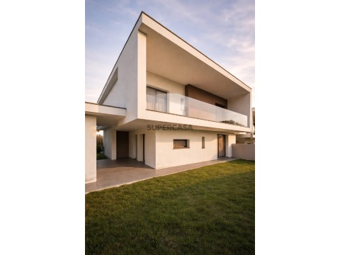 Moradia T4 em Maceira, Leiria