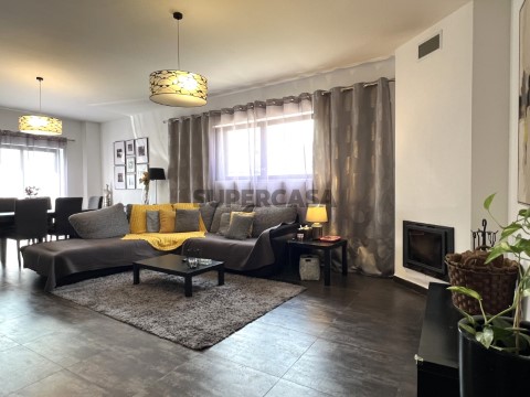 Sala com lareira
